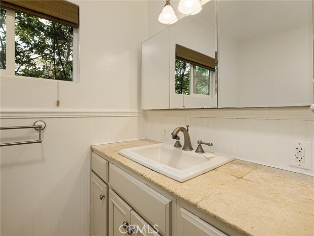 Detail Gallery Image 21 of 35 For 12509 Manor Dr, Hawthorne,  CA 90250 - 3 Beds | 2 Baths