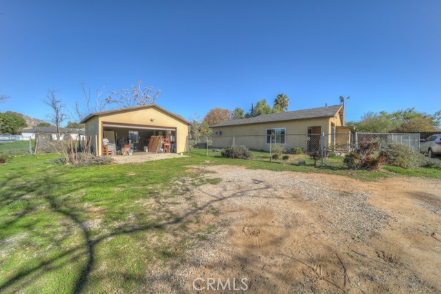 Detail Gallery Image 7 of 26 For 11557 Davis, Moreno Valley,  CA 92557 - 2 Beds | 1 Baths