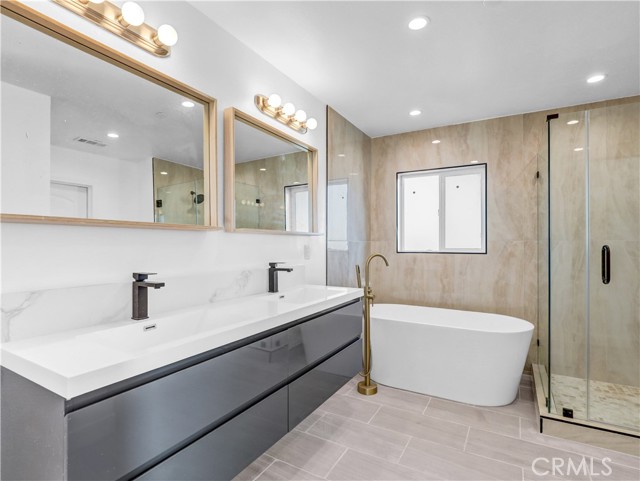 Detail Gallery Image 26 of 27 For 1231 1/2 S Rowan Ave #1/2,  Los Angeles,  CA 90023 - 4 Beds | 4 Baths