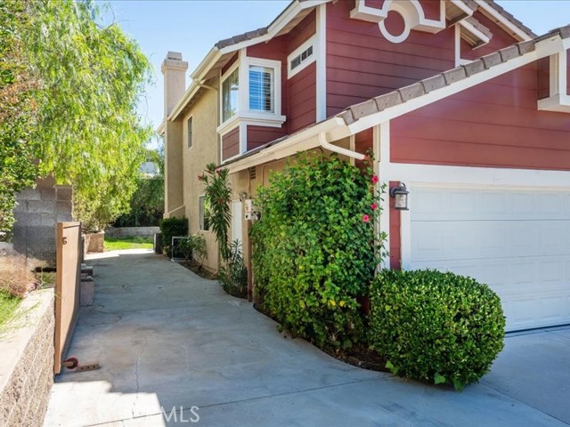Detail Gallery Image 36 of 45 For 14433 Grandifloras Rd, Canyon Country,  CA 91387 - 4 Beds | 3 Baths