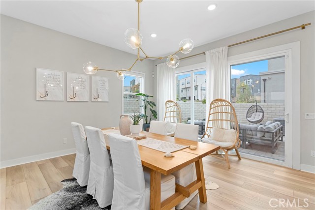 Detail Gallery Image 15 of 74 For 27018 California Ct, Valencia,  CA 91381 - 4 Beds | 4/1 Baths