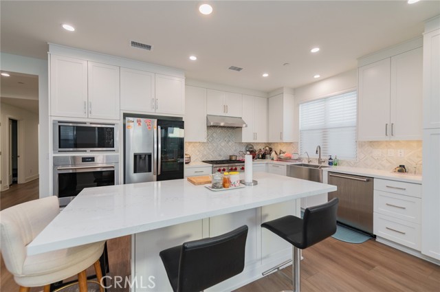 Detail Gallery Image 17 of 34 For 116 Imagination Trl, Irvine,  CA 92620 - 4 Beds | 3/1 Baths