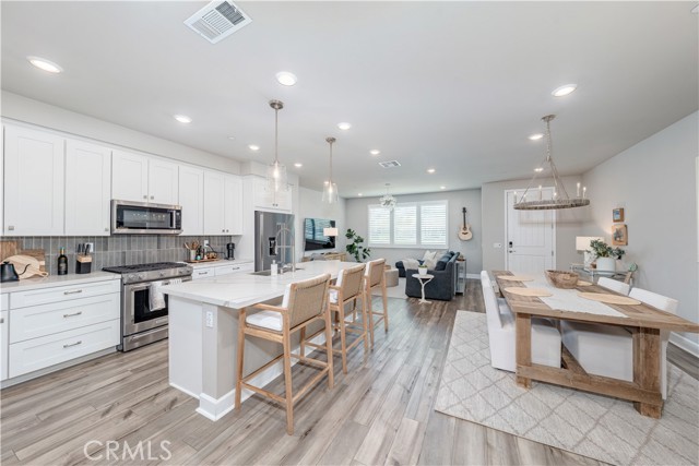 19209 Tideline Court, Huntington Beach CA: https://media.crmls.org/medias/33f8563c-d4d7-4156-97cf-61f81ea40ce3.jpg