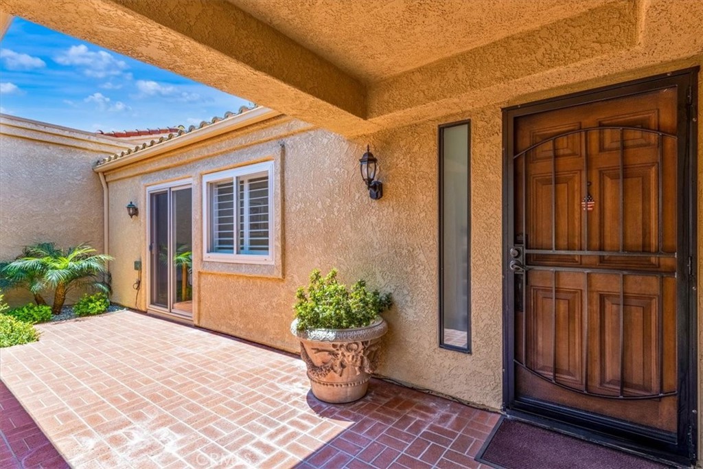 MLS #OC25152699 image #2