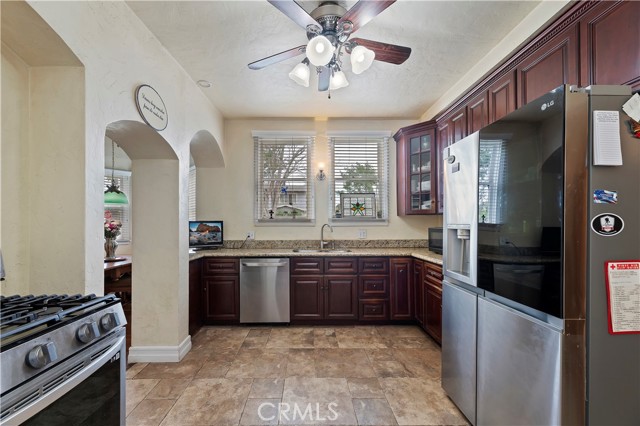 Image 41 of 73 For 4202 University