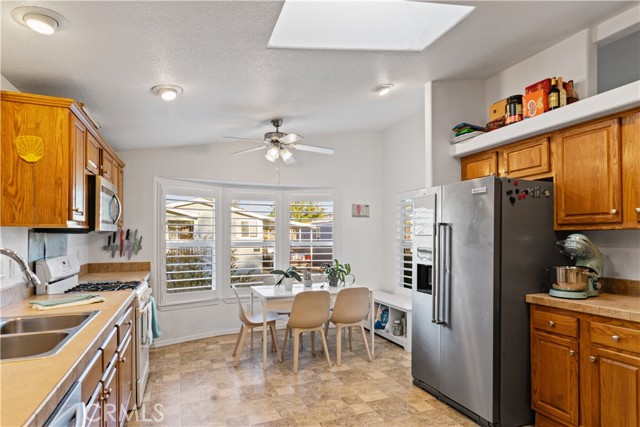 Detail Gallery Image 9 of 27 For 6460 Convoy Ct #76, San Diego,  CA 92117 - 3 Beds | 2 Baths