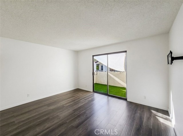 Detail Gallery Image 15 of 25 For 9525 Sylmar Ave #2,  Panorama City,  CA 91402 - 2 Beds | 2 Baths
