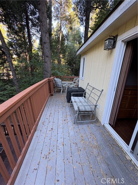 Detail Gallery Image 14 of 57 For 743 Woodland Rd, Crestline,  CA 92325 - 3 Beds | 2/1 Baths