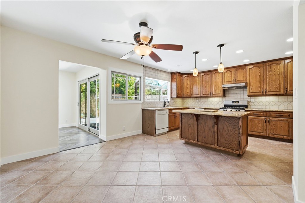 13407 Lucas Place — photo 6