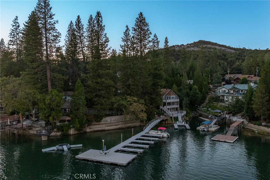 https://media.crmls.org/medias/33fb0518-c910-4a23-bfe8-9b25c14c0b0f.jpg?preset=X-Large