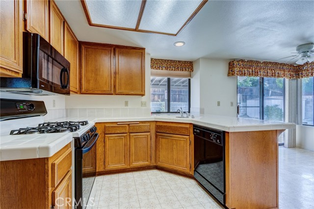 Detail Gallery Image 4 of 45 For 1922 Alta St, Redlands,  CA 92374 - 3 Beds | 2/1 Baths