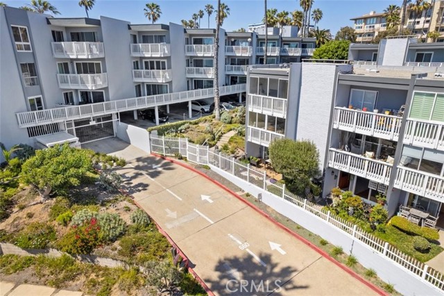 680 The Village, Redondo Beach, California 90277, 1 Bedroom Bedrooms, ,1 BathroomBathrooms,Residential,Sold,The Village,PV22132898