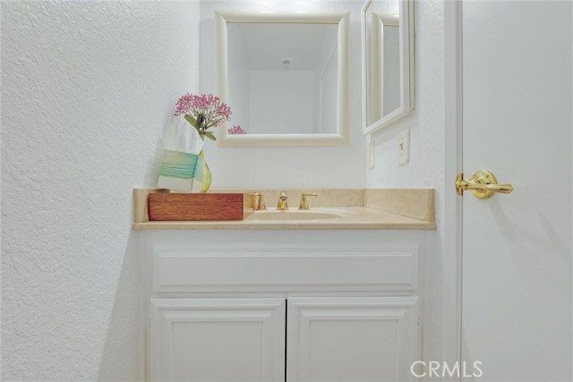 10229 Variel Avenue, Chatsworth CA: https://media.crmls.org/medias/33fba455-1e9b-4d69-b87f-02f37c3ba0db.jpg