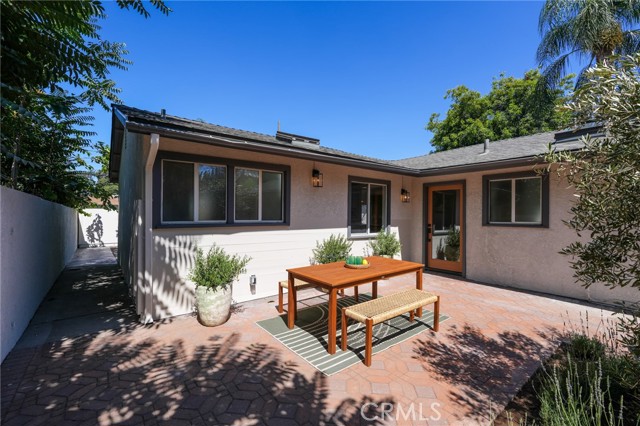 1393 Navarro Avenue, Pasadena CA: https://media.crmls.org/medias/33fc4586-16fc-4a1b-9926-9653a6782b78.jpg