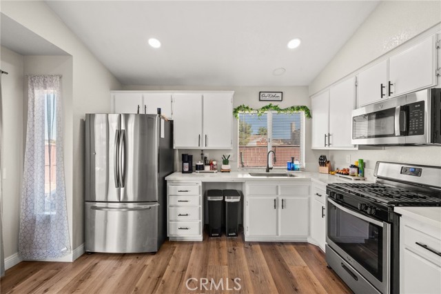 Detail Gallery Image 10 of 32 For 13196 Oberlin, Victorville,  CA 92392 - 3 Beds | 2 Baths