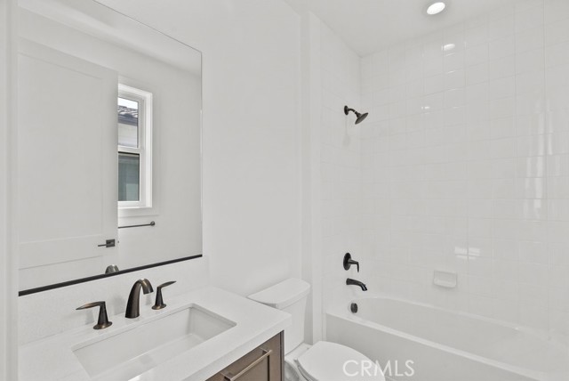 20434 W Albion Way, Porter Ranch CA: https://media.crmls.org/medias/33fc9bdf-c17d-4d5a-8ce4-d26de66be5c4.jpg