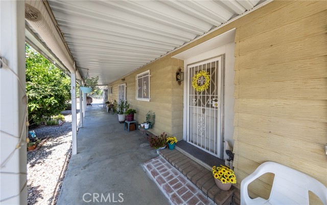 Detail Gallery Image 4 of 20 For 25029 W Posey Dr, Hemet,  CA 92544 - 2 Beds | 2 Baths