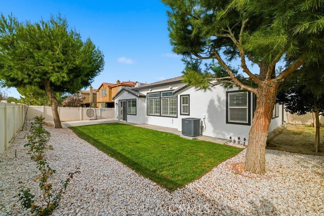 Detail Gallery Image 37 of 40 For 5782 Kilburn High, Palmdale,  CA 93552 - 4 Beds | 3 Baths