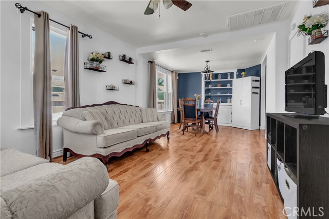 Detail Gallery Image 4 of 18 For 3875 Everest Ave, Riverside,  CA 92503 - 2 Beds | 1 Baths