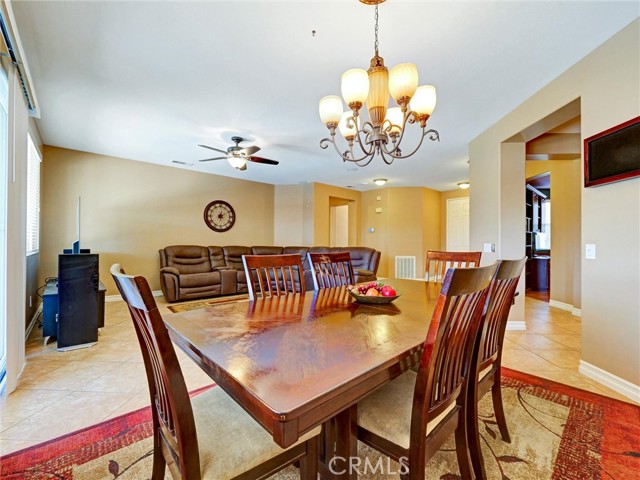 Detail Gallery Image 18 of 59 For 9737 Espada Creek, Moreno Valley,  CA 92557 - 4 Beds | 3 Baths