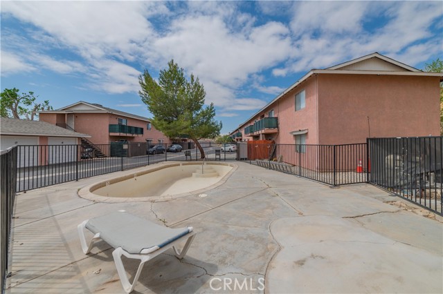 16518 Avalon Avenue, Victorville CA: https://media.crmls.org/medias/33fdf629-9529-4b4e-9bc1-b61af786f554.jpg
