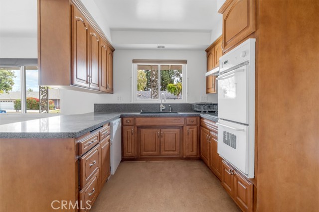 Detail Gallery Image 5 of 20 For 10151 Babbitt, Northridge,  CA 91325 - 4 Beds | 3 Baths