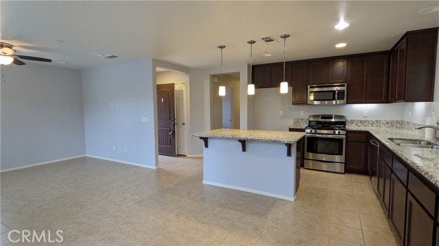 Detail Gallery Image 6 of 42 For 1424 Misty Ln, Beaumont,  CA 92223 - 4 Beds | 3 Baths