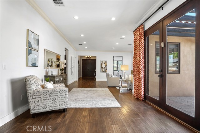 22953 Oxnard Street photo 6