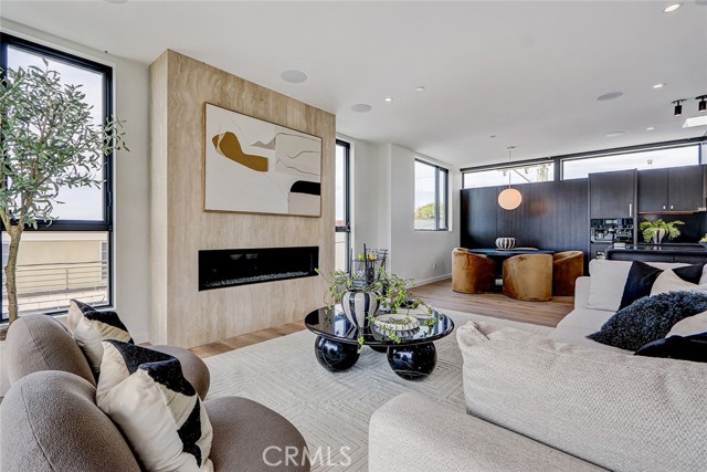 315 25th, Manhattan Beach, California 90266, 3 Bedrooms Bedrooms, ,3 BathroomsBathrooms,Residential,For Sale,25th,SB26081784