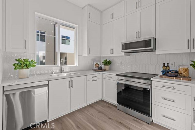 Detail Gallery Image 12 of 19 For 7256 Aura Cir, Huntington Beach,  CA 92647 - 2 Beds | 2/1 Baths