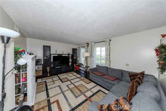 Detail Gallery Image 8 of 32 For 1800 W Gramercy Ave, Anaheim,  CA 92801 - 3 Beds | 2 Baths