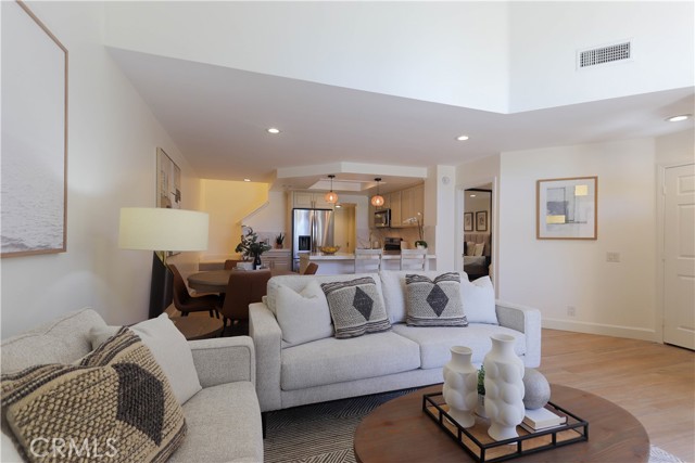 45 Corsica Drive, Newport Beach CA: https://media.crmls.org/medias/33ff519f-a923-40c0-8115-9103144f7648.jpg