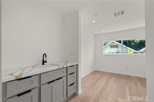 Detail Gallery Image 13 of 14 For 3564 Eagle Rock Bld #1,  Los Angeles,  CA 90065 - 4 Beds | 4 Baths