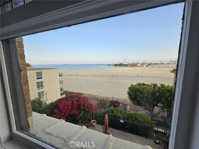 Detail Gallery Image 3 of 29 For 1030 E Ocean Bld #210,  Long Beach,  CA 90802 - 3 Beds | 2 Baths