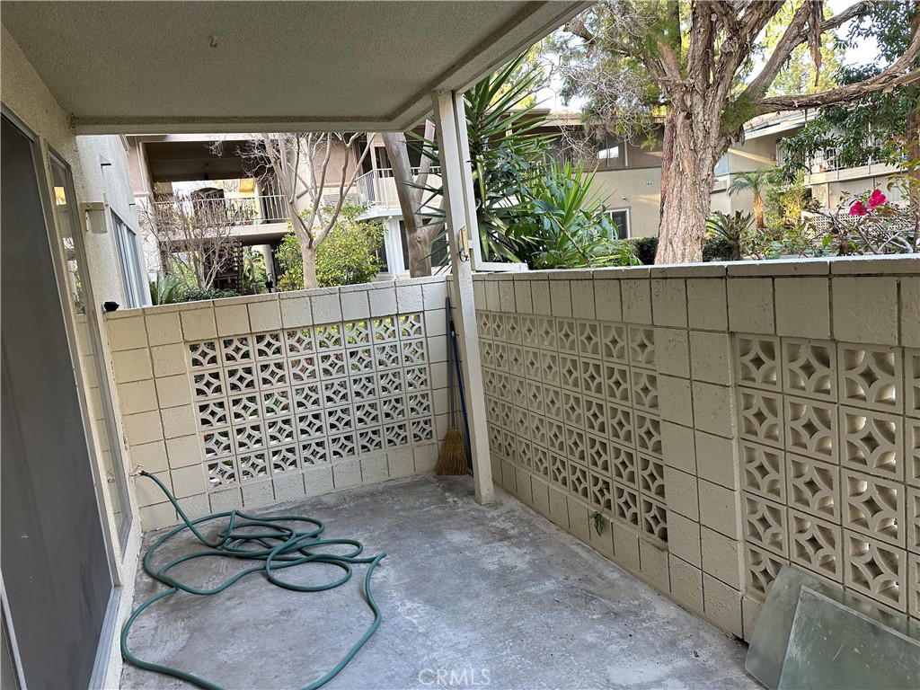 https://media.crmls.org/medias/34003ccd-c7ee-4fff-97f9-0b4945ce864f.jpg?preset=X-Large