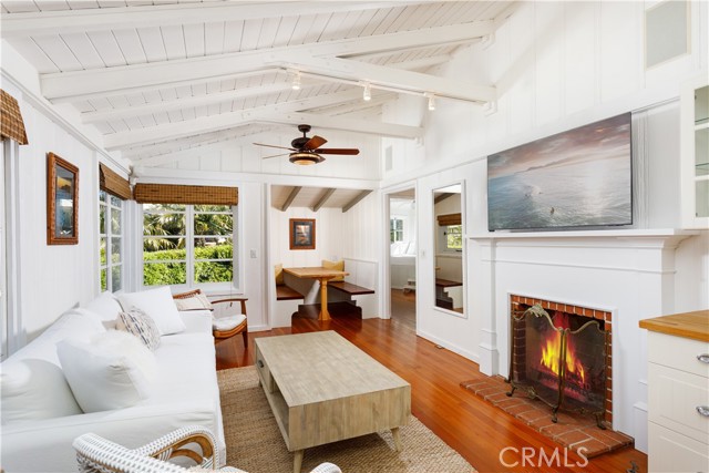 1215 Brangwyn Way, Laguna Beach CA: https://media.crmls.org/medias/34007fae-9b99-4404-a1ed-7f74fb2cfdf9.jpg