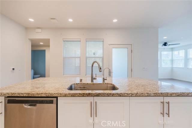 1100 Epic, Irvine CA: https://media.crmls.org/medias/3400e397-a715-4876-a287-17e56b757430.jpg