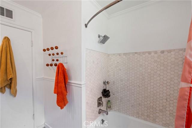 1105 W Highland Avenue, Redlands CA: https://media.crmls.org/medias/34012c2e-d4a0-4970-ba69-3b00018daa3a.jpg