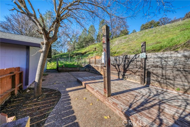 12410 Lakeview Drive, Clearlake Oaks CA: https://media.crmls.org/medias/34017371-640d-4022-9aa1-f11451d1a74b.jpg