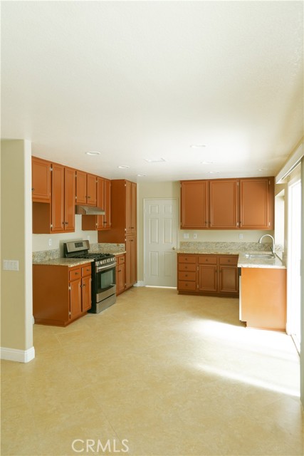 Image 3 of 37 For 852 Saint James Drive