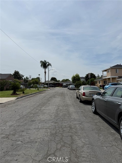 Image 3 of 4 For 7816 Clive  