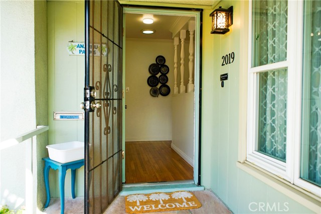 Detail Gallery Image 12 of 65 For 2019 Valencia, Santa Ana,  CA 92706 - 4 Beds | 2 Baths