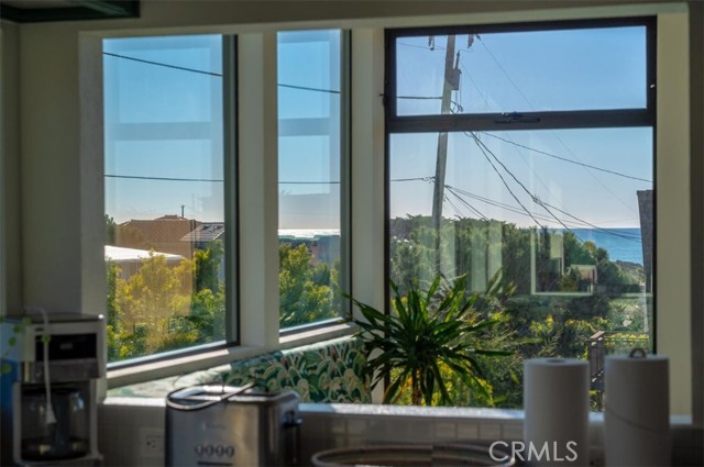 Detail Gallery Image 13 of 64 For 365 Bristol Street, Cambria,  CA 93428 - 3 Beds | 2/1 Baths
