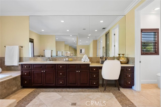 Detail Gallery Image 21 of 39 For 4818 Lemona Ave, Sherman Oaks,  CA 91403 - 5 Beds | 6 Baths