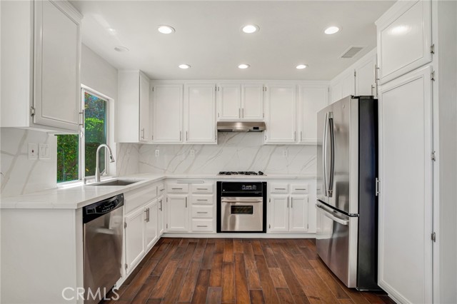 19900 Mariposa Creek Way Way, Porter Ranch CA: https://media.crmls.org/medias/3404b19f-2b9a-401f-9fd5-0bf5c7990cf4.jpg