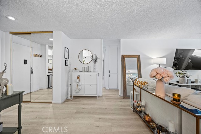 Detail Gallery Image 14 of 58 For 6315 Green Valley #100,  Culver City,  CA 90230 - 2 Beds | 2 Baths