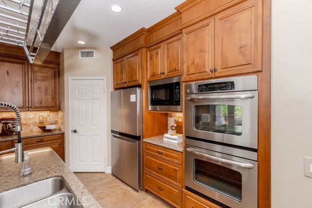 3384 Amethyst Street, Corona CA: https://media.crmls.org/medias/34056454-1e50-4978-b701-e5073c15e590.jpg