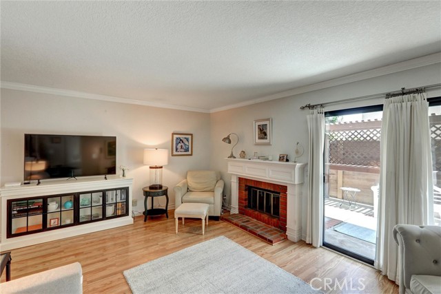 1180 Strawberry Lane, Glendora CA: https://media.crmls.org/medias/34057ec6-b019-4af0-8f76-f72b7dd122f8.jpg