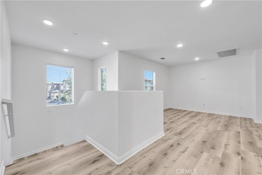 MLS #OC25151215 img 16