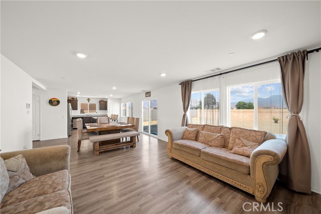 Detail Gallery Image 9 of 43 For 731 Winding Trl, San Jacinto,  CA 92582 - 4 Beds | 3 Baths